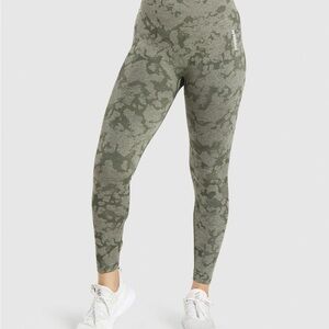 GYMSHARK NWT ADAPT CAMO LEGGINGS SMALL